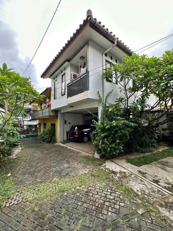 dijual rumah petukangan