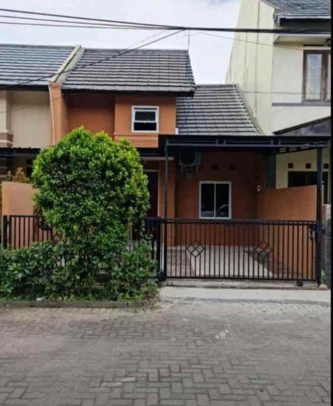 dijual rumah pinus regency jl soekarno