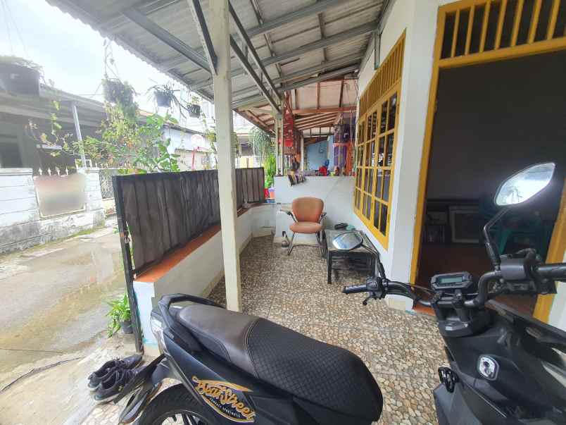dijual rumah pondok aren