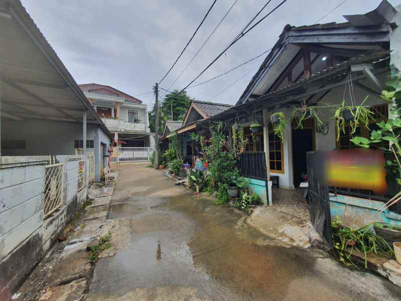dijual rumah pondok aren