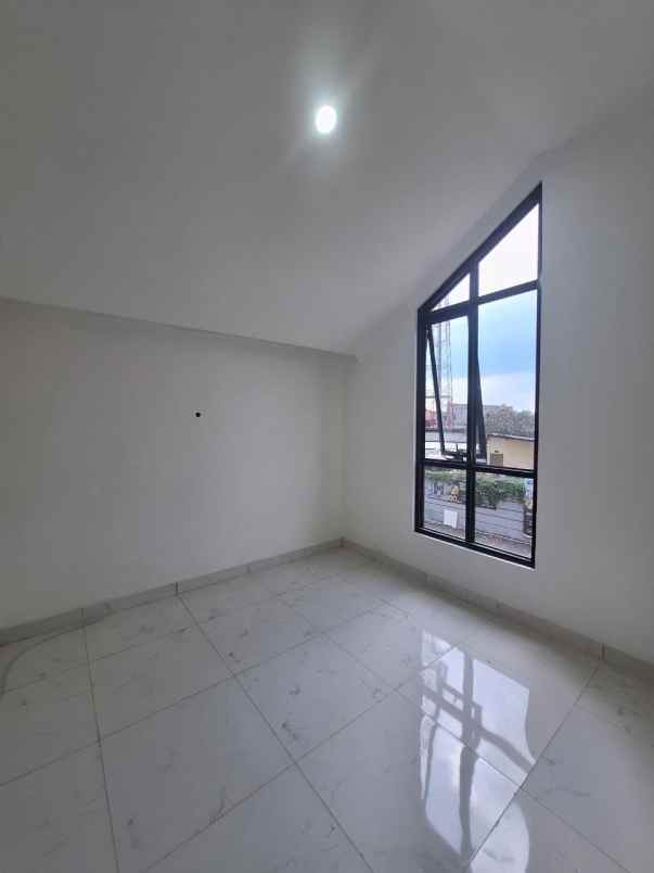 dijual rumah pondok cabe tangsel