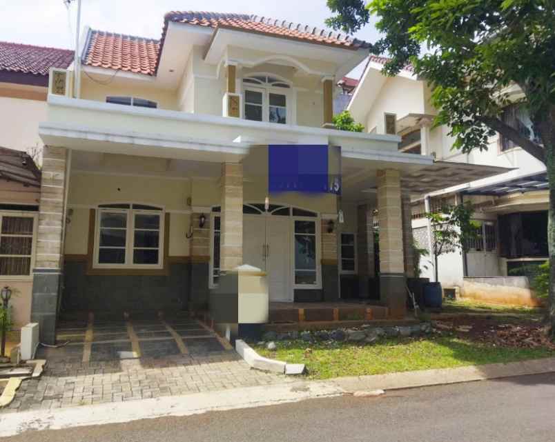 dijual rumah posisi semi hook di kota wisata cibubur