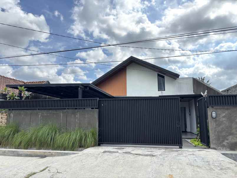 dijual rumah premium dan luas di jakal ngaglik