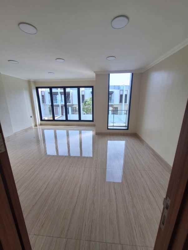 dijual rumah puri botanical