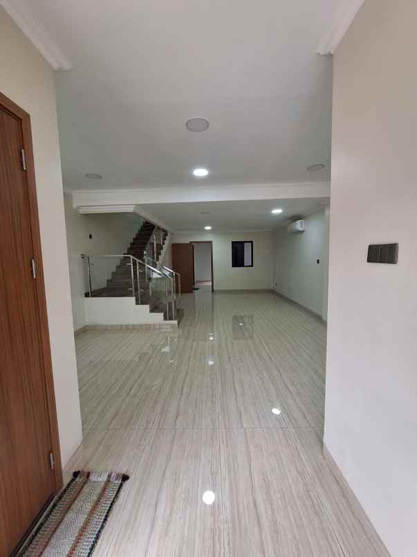 dijual rumah puri botanical