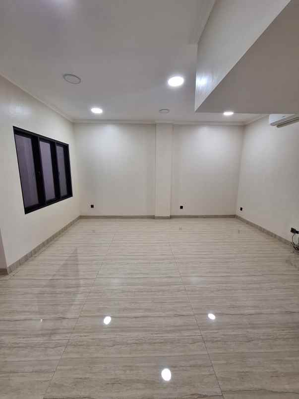 dijual rumah puri botanical