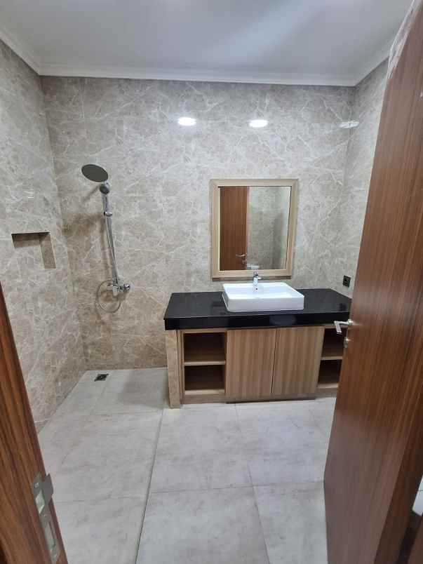 dijual rumah puri botanical