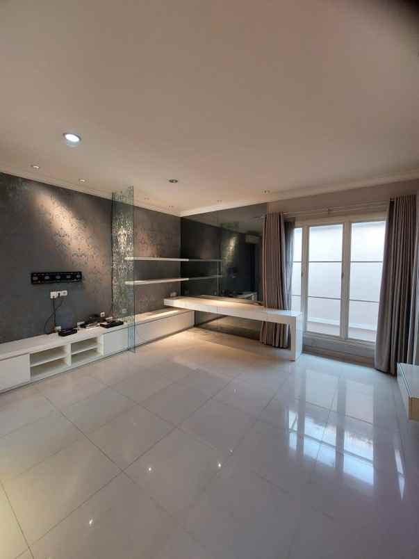 dijual rumah puri galaxy