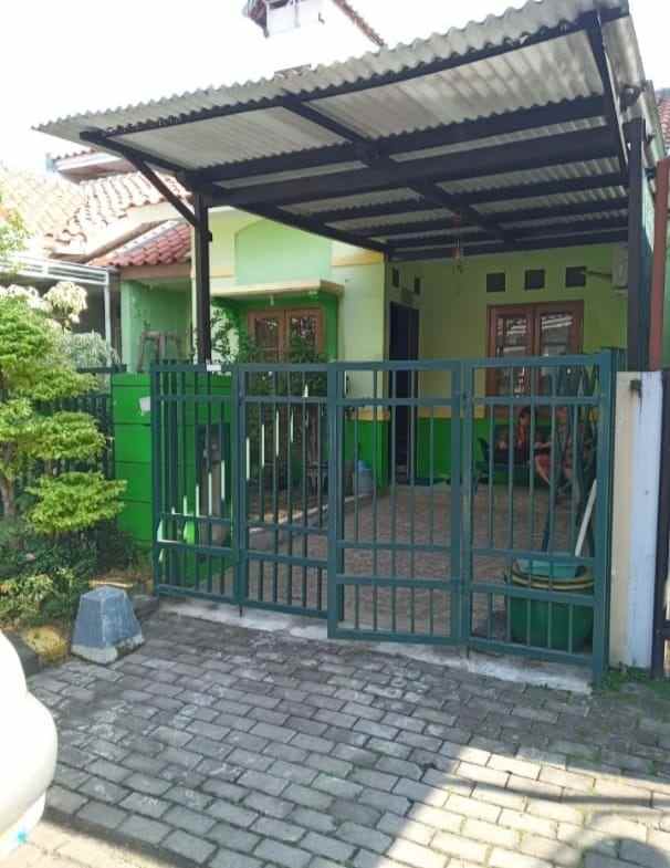 dijual rumah puri surya jaya taman paris