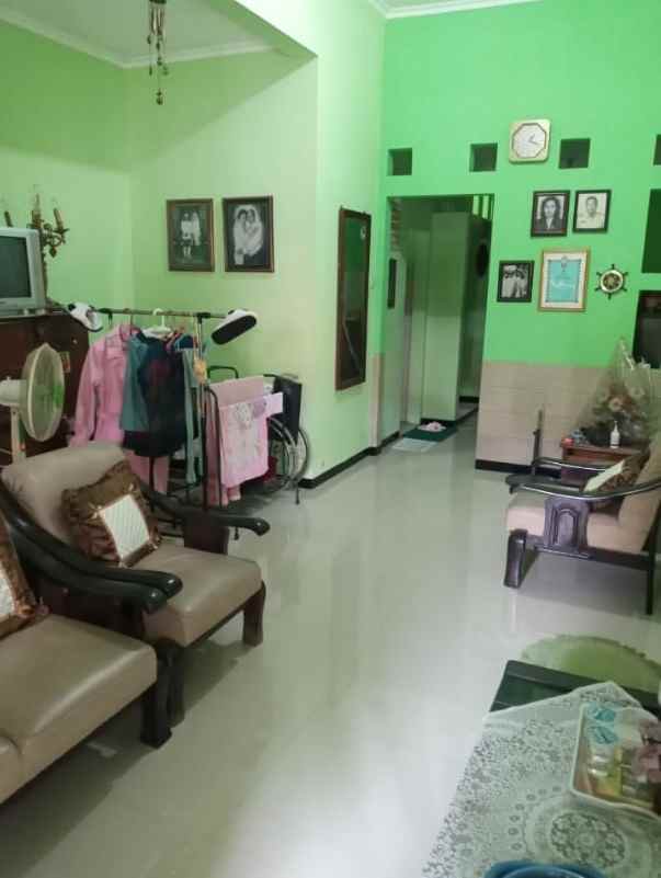 dijual rumah puri surya jaya taman paris