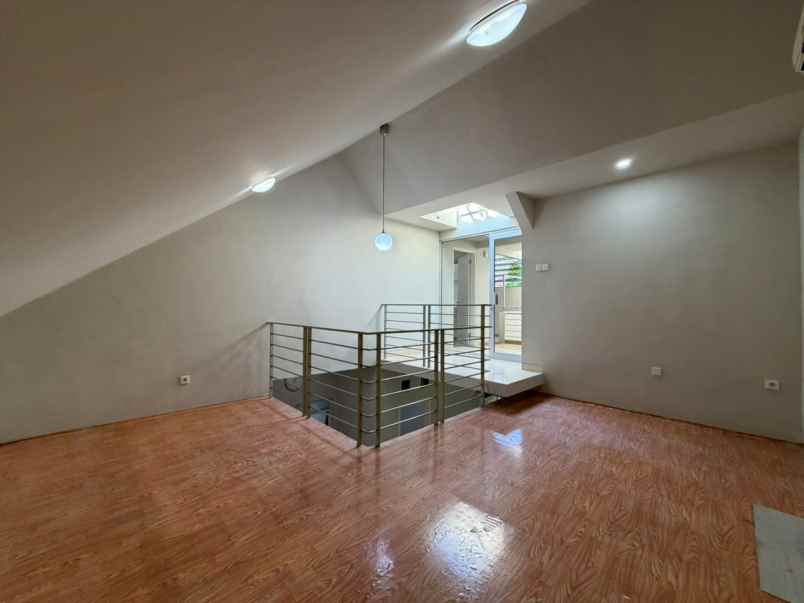 dijual rumah purimas