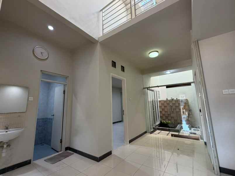 dijual rumah purimas