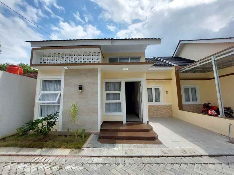 dijual rumah purwomartani