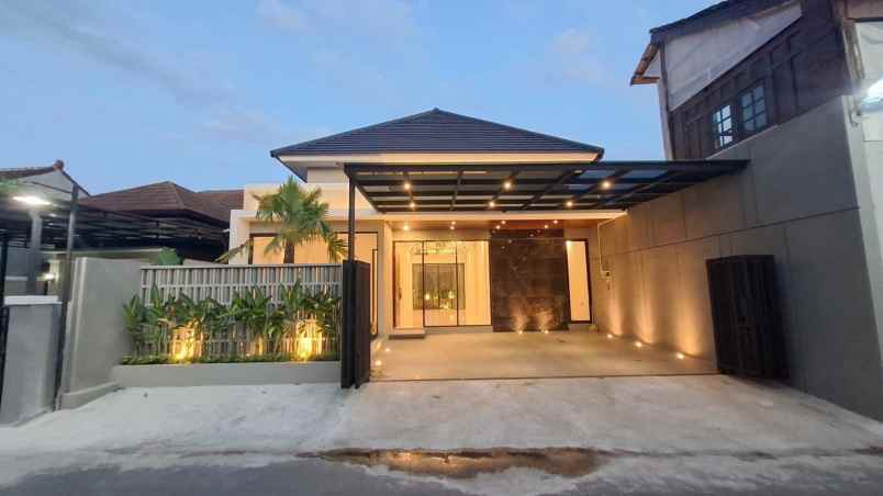 dijual rumah purwomartani