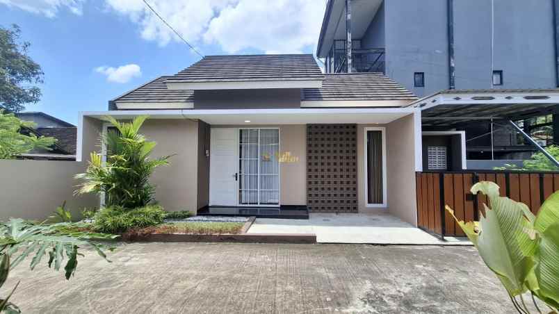 dijual rumah purwomartani kalasan