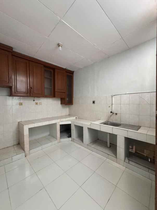 dijual rumah radio dalam