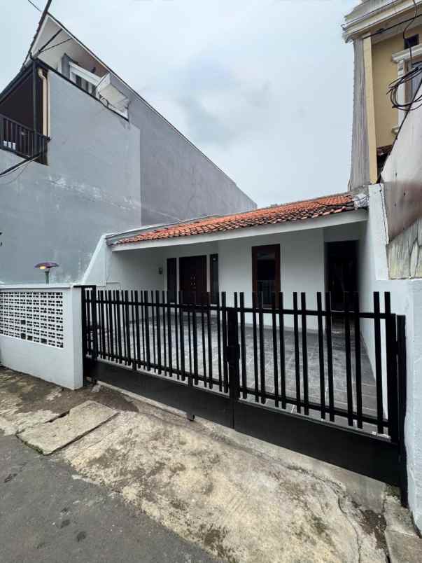 dijual rumah radio dalam