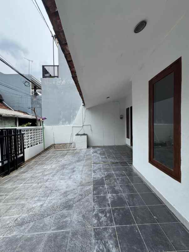 dijual rumah radio dalam