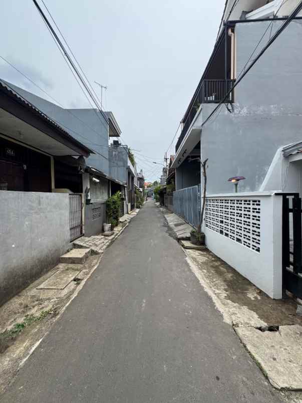 dijual rumah radio dalam