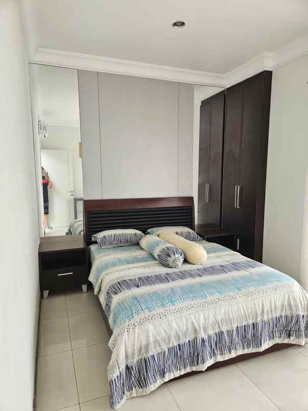 dijual rumah raffles garden