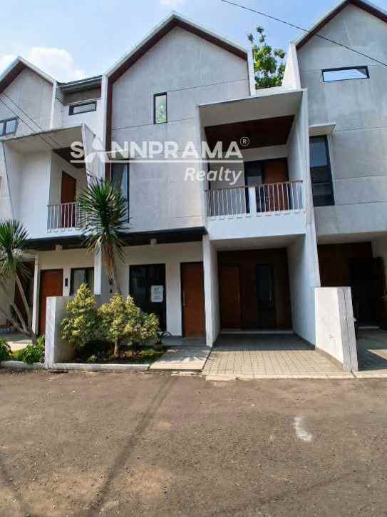 dijual rumah rangkapan jaya pancoran mas