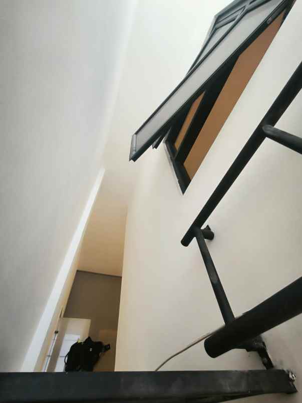 dijual rumah rawasari