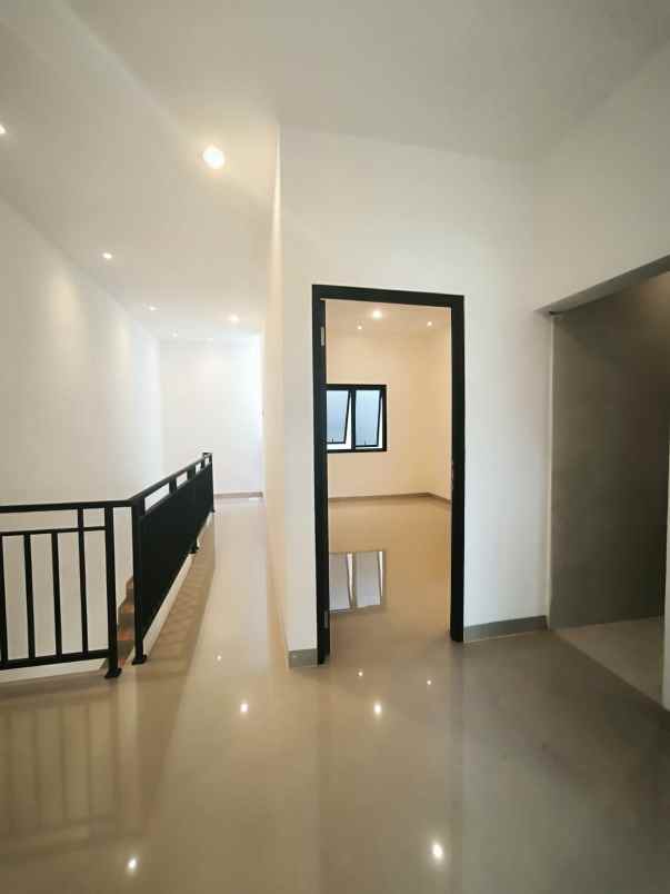 dijual rumah rawasari