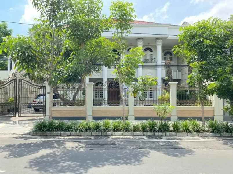 dijual rumah raya dharmahusada