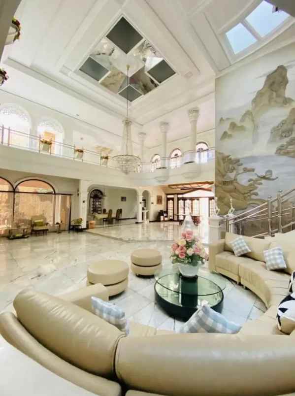 dijual rumah raya dharmahusada