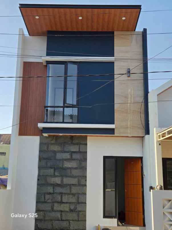 dijual rumah raya medokan sawah
