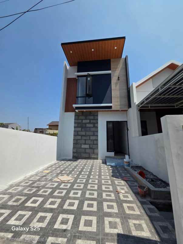 dijual rumah raya medokan sawah