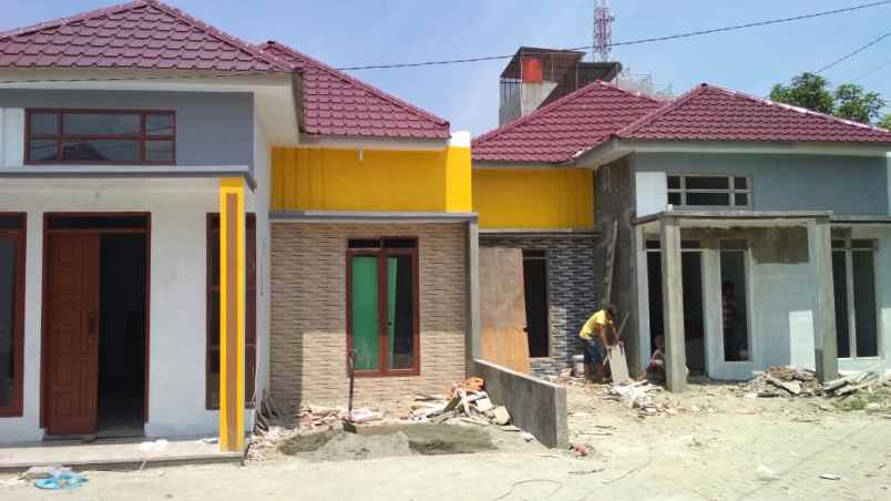 dijual rumah ready dalam komplek dekat kampus usu