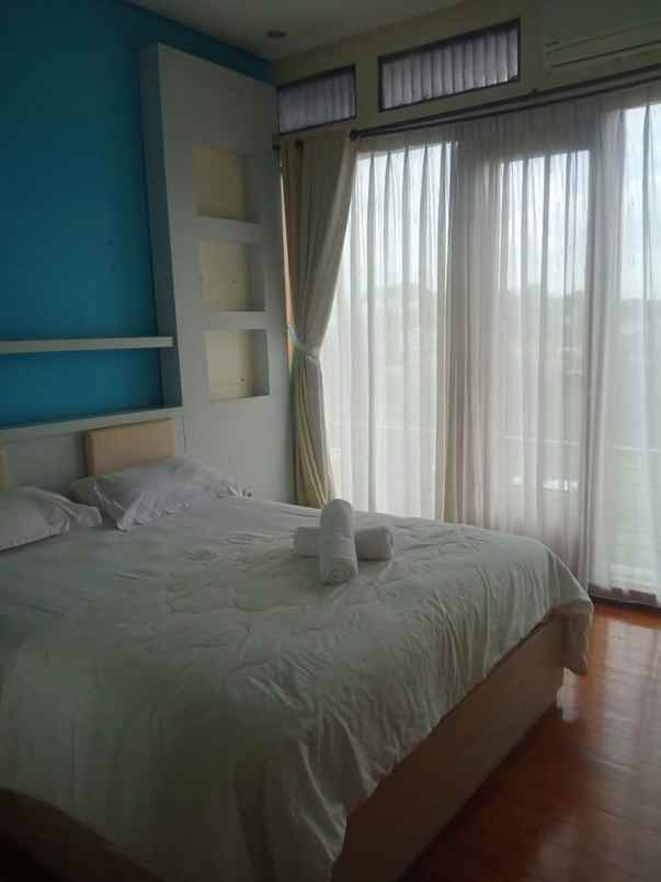 dijual rumah resort dago pakar