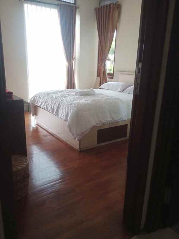 dijual rumah resort dago pakar