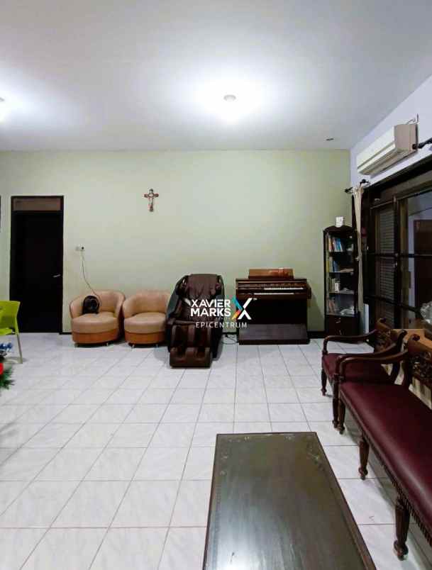 dijual rumah rungkut asri