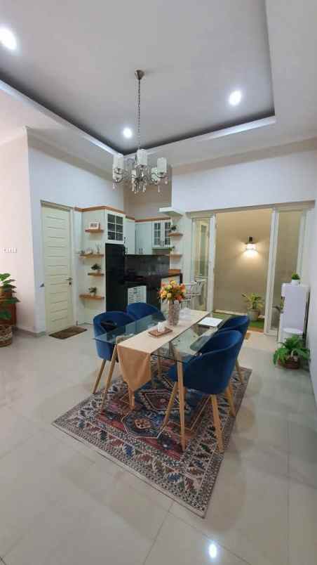 dijual rumah rungkut asri