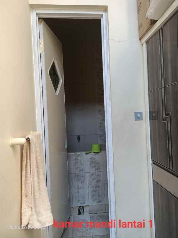 dijual rumah sambisari surabaya