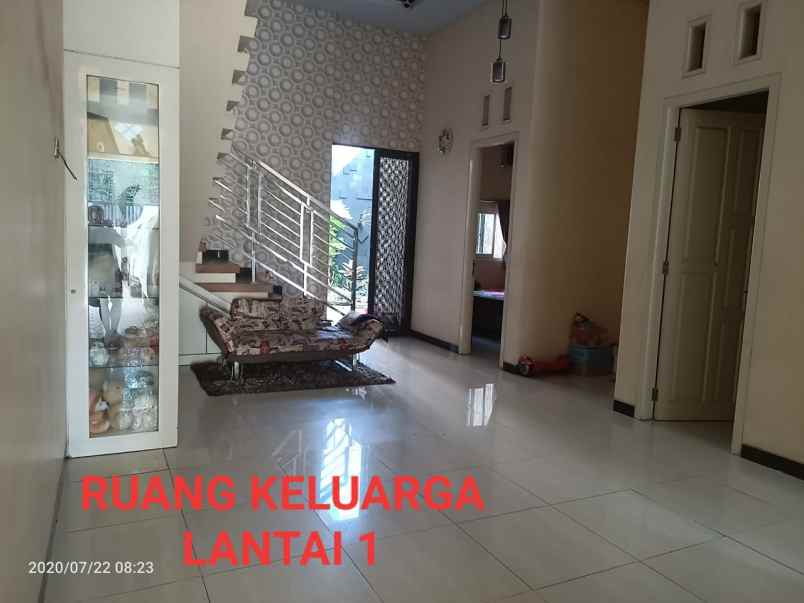 dijual rumah sambisari surabaya