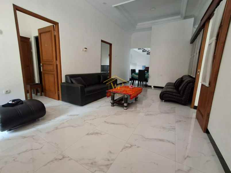 dijual rumah sariharjo