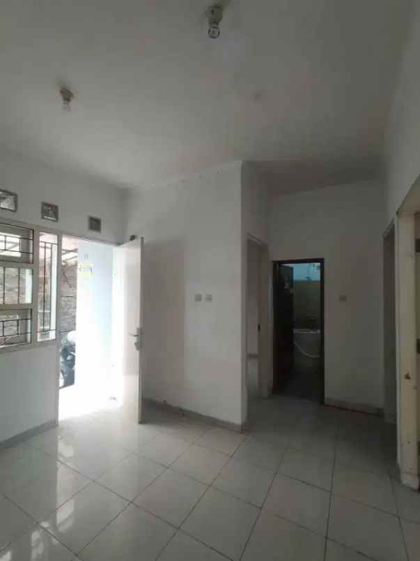 dijual rumah sariwangi