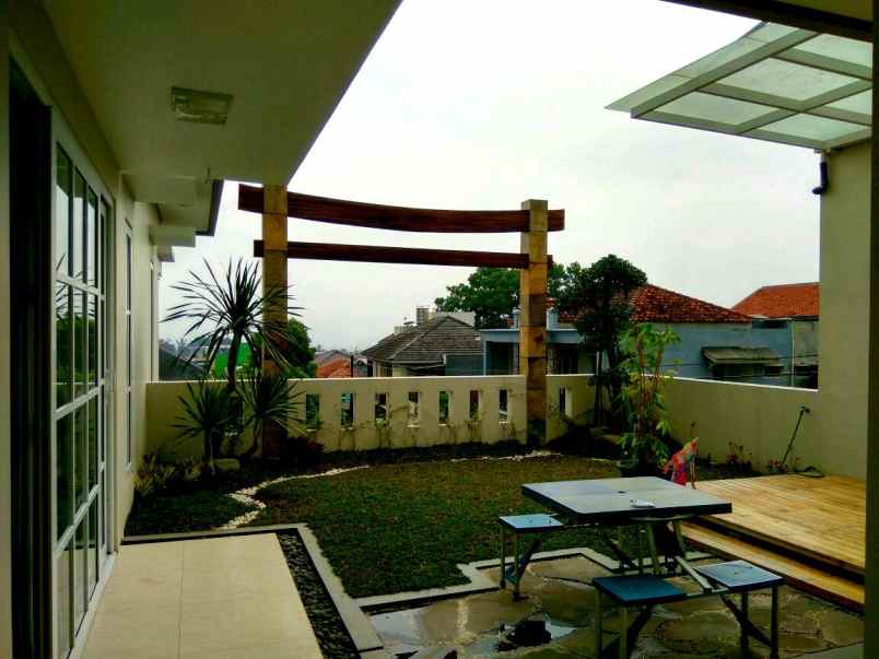 dijual rumah sariwangi