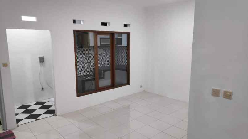 dijual rumah sariwangi regency