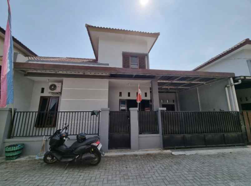 dijual rumah sawahan dekat solo