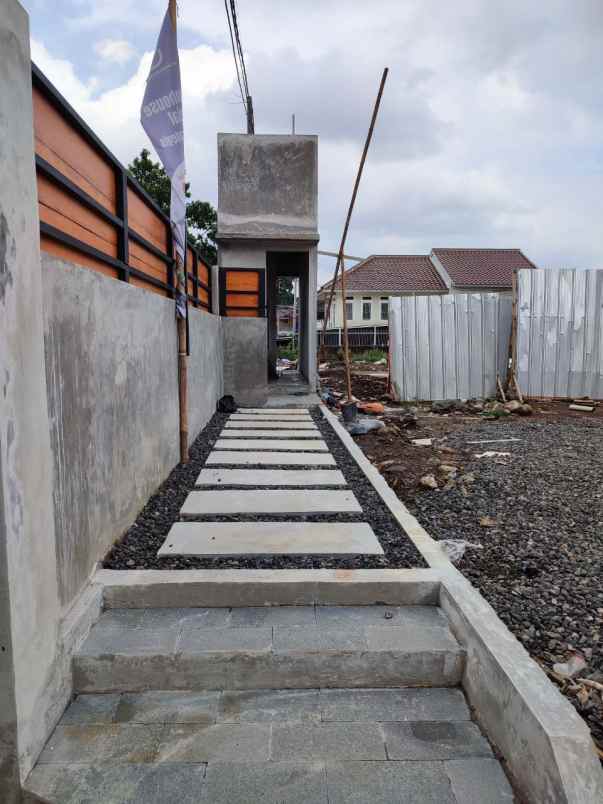 dijual rumah selasar