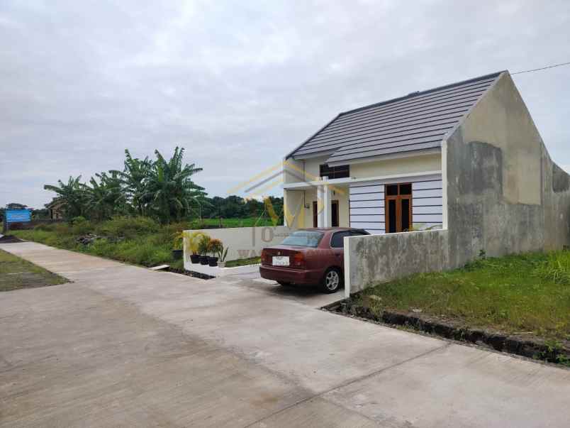 dijual rumah sidoluhur