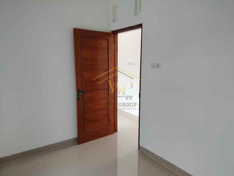 dijual rumah sidoluhur