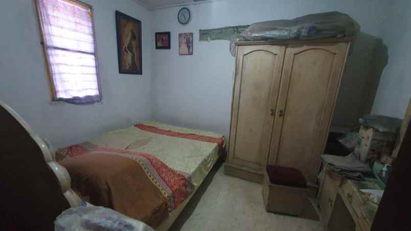 dijual rumah simokerto