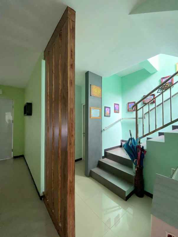 dijual rumah springhills sawojajar