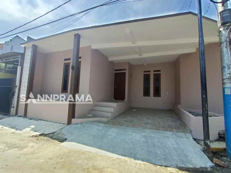 dijual rumah sukatani