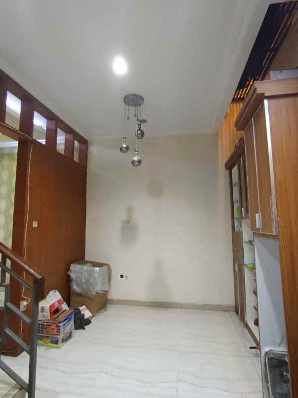 dijual rumah sunter